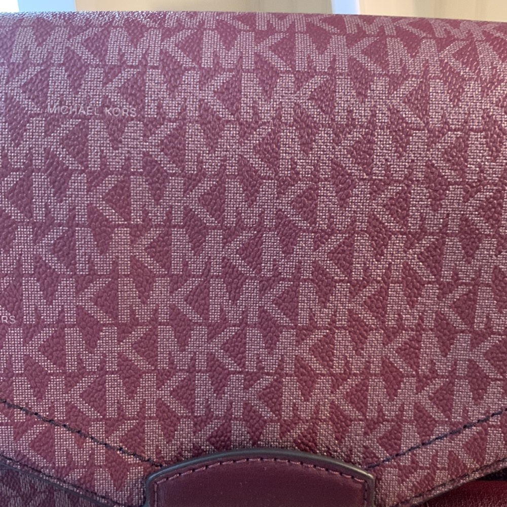 Michael Kors Merlot signature large satchel and matching credit card wallet - Picture 11 of 16